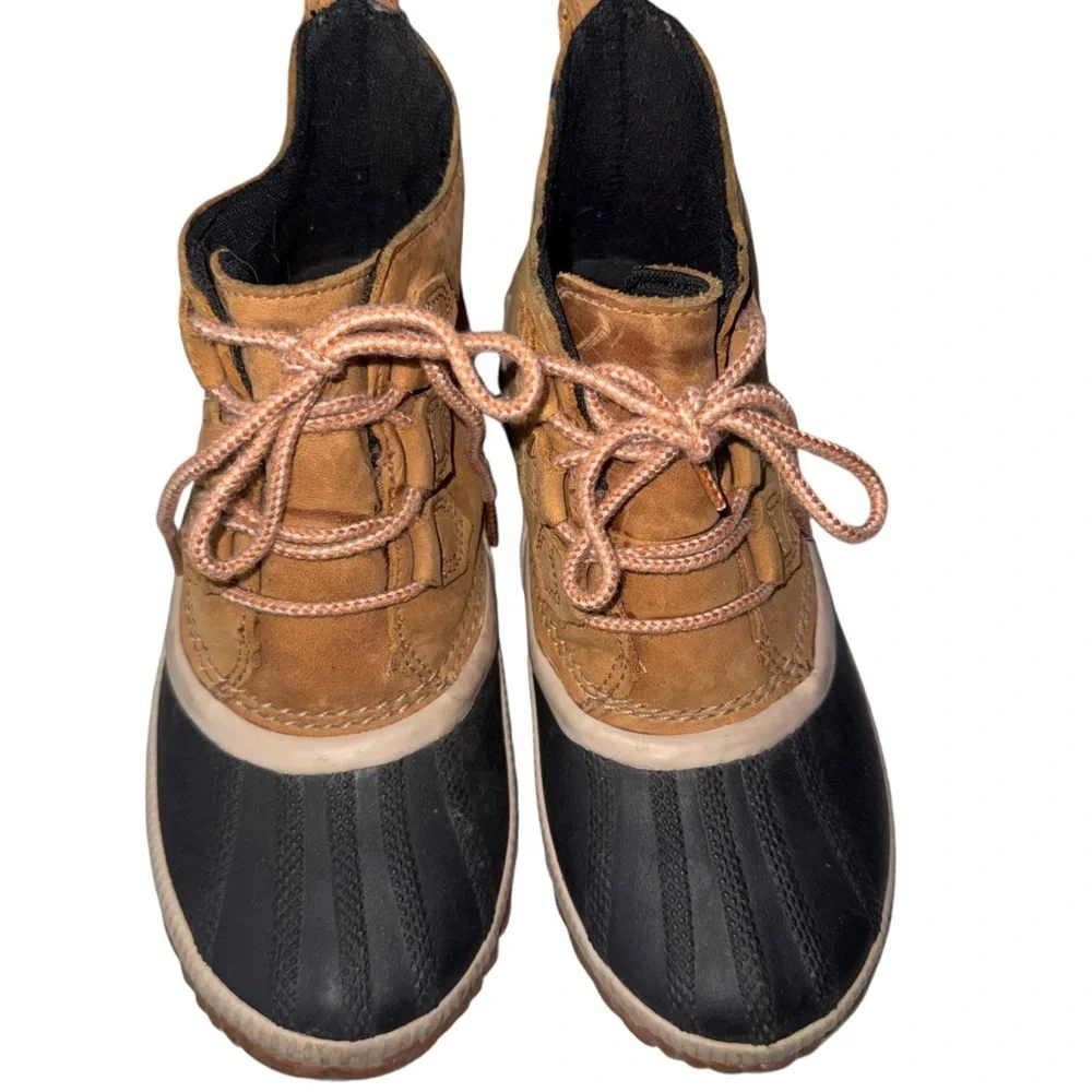 Sorel Out N’ About Waterproof Rain Boots | Gorpcore Campcore Size 6.5 duck boots